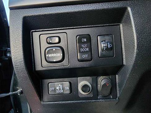 Used 2016 Toyota Tundra SR5 image 27