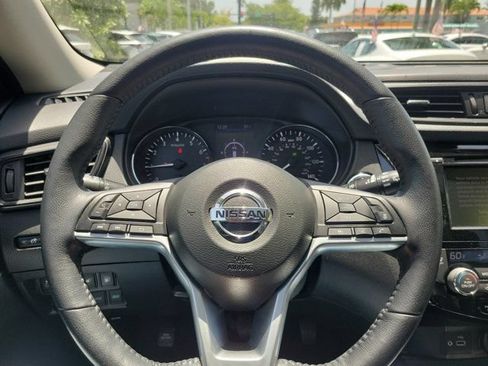 Used 2018 Nissan Rogue SL w/ Premium Package FWD image 23
