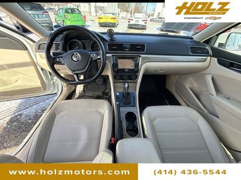 Used 2018 Volkswagen Passat 2.0T SE image 21
