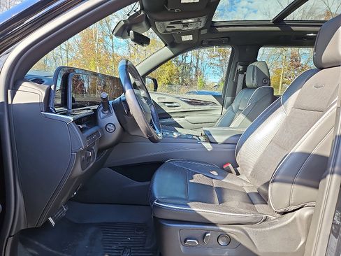 Certified 2022 Cadillac Escalade ESV Sport image 13