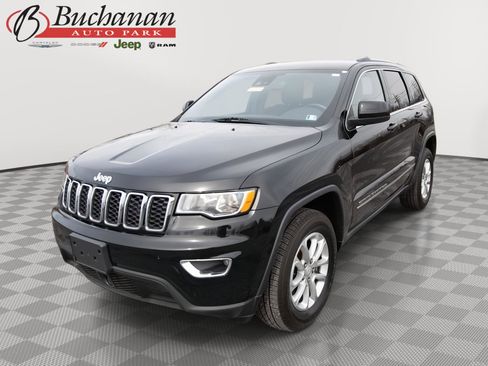 Used 2021 Jeep Grand Cherokee Laredo AWD/4WD image 1