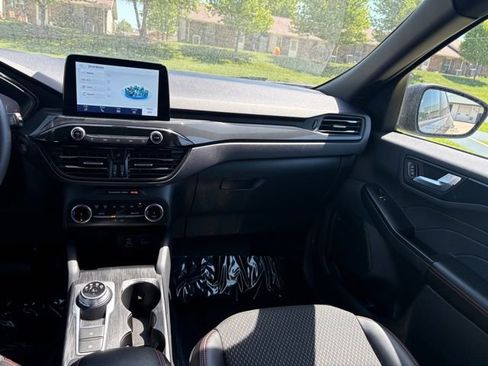 Certified 2025 Ford Escape ST-Line AWD/4WD image 24