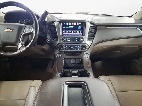 Used 2018 Chevrolet Suburban LT w/ LT Signature Package image 10