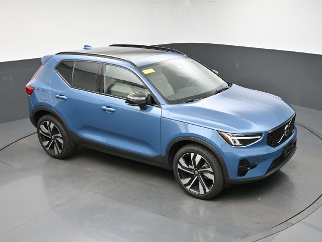 Used 2024 Volvo XC40 B5 Plus w/ Climate Package AWD/4WD image 18