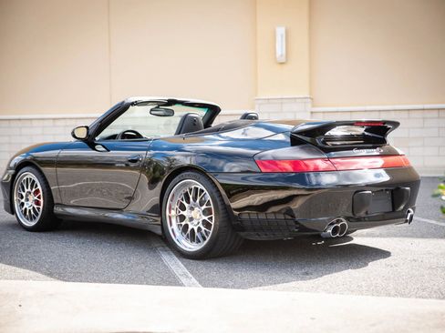 Used 2004 Porsche 911 Carrera 4S image 9