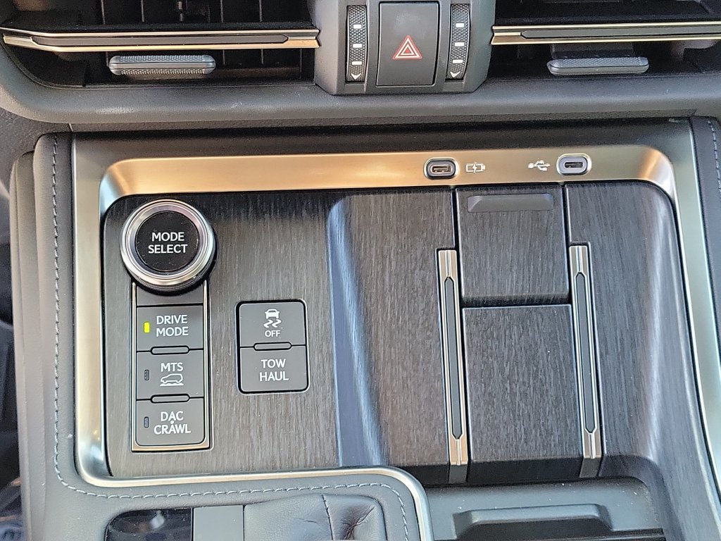 Used 2024 Lexus GX 550 AWD/4WD image 30