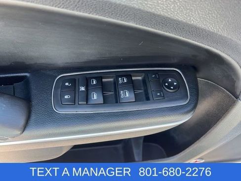 Used 2018 Chrysler 300 S w/ 300S Premium Group RWD image 15