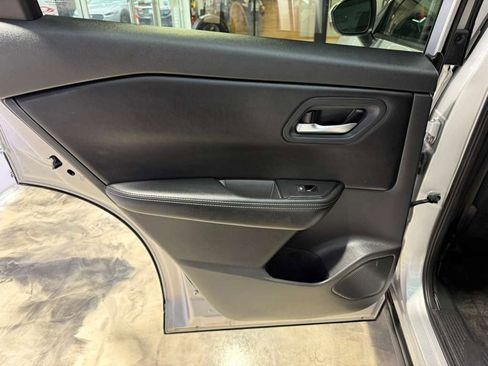 Used 2025 Nissan Rogue SV image 36