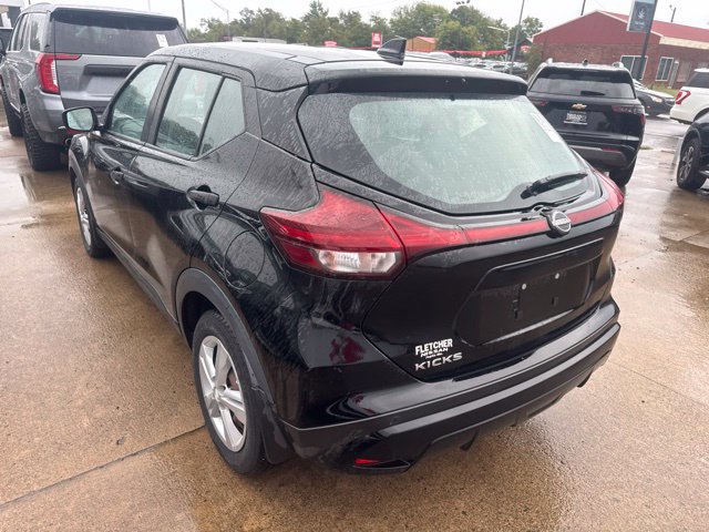 Used 2022 Nissan Kicks S FWD image 3