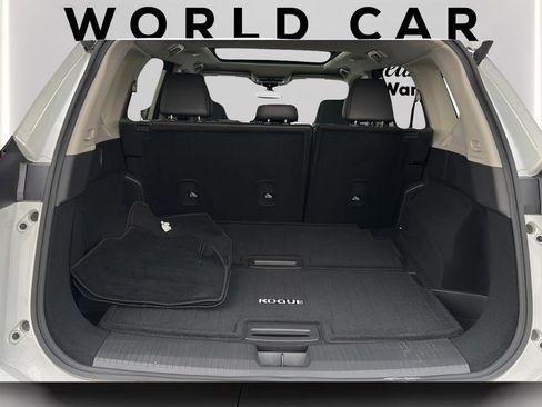 Used 2025 Nissan Rogue SL w/ Tech Package AWD/4WD image 32