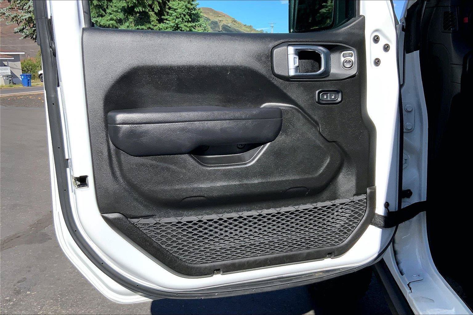 Certified 2024 Jeep Wrangler Unlimited Rubicon AWD/4WD image 23