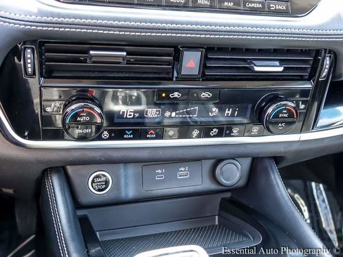 Used 2023 Nissan Rogue SL w/ SL Premium Package image 21