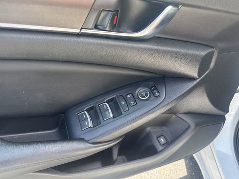 Used 2018 Honda Accord LX image 10