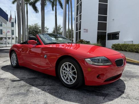Used 2005 BMW Z4 2.5i image 4