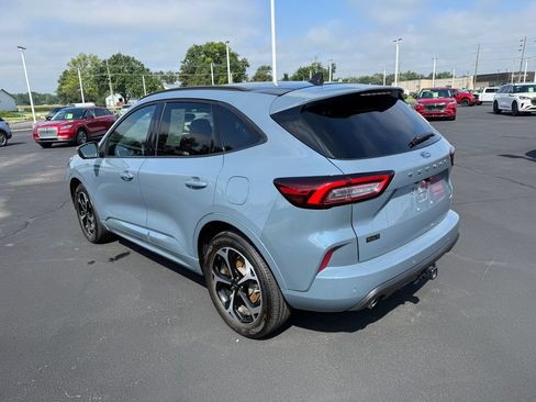 Used 2023 Ford Escape ST-Line Select w/ Tech Pack #2 AWD/4WD image 4