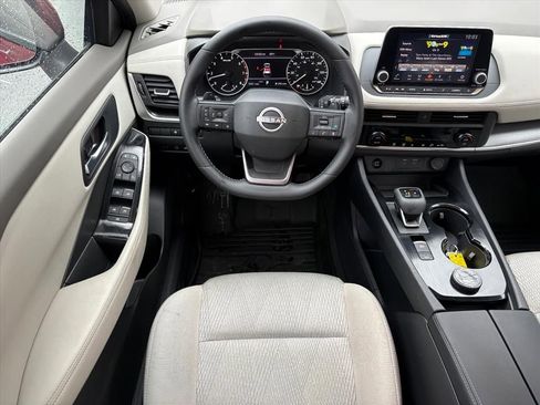 Certified 2025 Nissan Rogue SV image 22