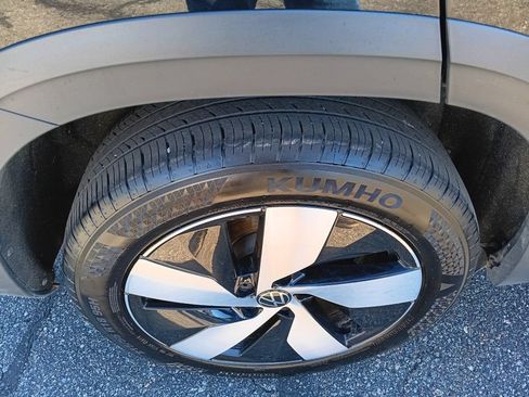 Used 2024 Volkswagen Taos S AWD/4WD image 29