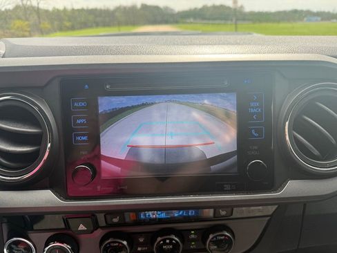 Used 2016 Toyota Tacoma TRD Sport w/ Premium & Technology Package image 38