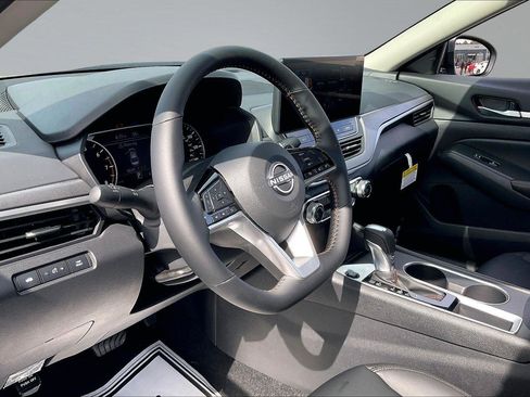 New 2026 Nissan Altima 2.5 SR FWD image 7