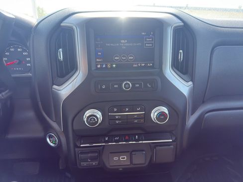 Used 2024 GMC Sierra 2500 Pro w/ Convenience Package AWD/4WD image 13