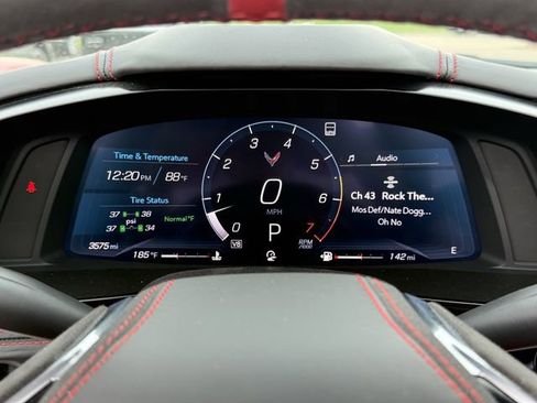 Used 2022 Chevrolet Corvette Stingray Premium Conv w/ Z51 Performance Package RWD image 16