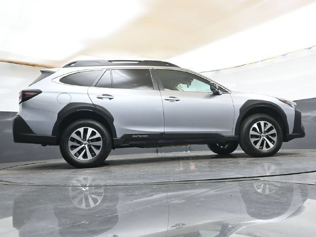 Used 2024 Subaru Outback Premium AWD/4WD image 34