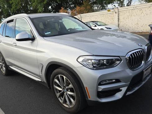 Used 2019 BMW X3 xDrive30i w/ Premium Package AWD/4WD image 3