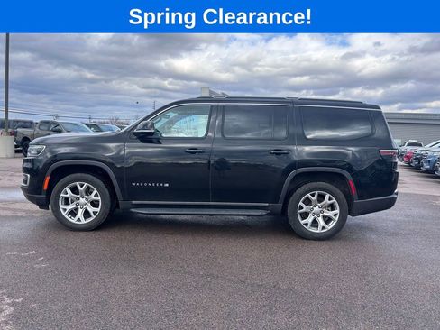 Used 2022 Jeep Wagoneer Series II AWD/4WD image 3