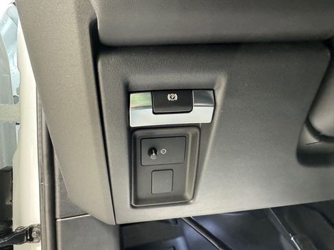 New 2025 Land Rover Defender 110 V8 image 22