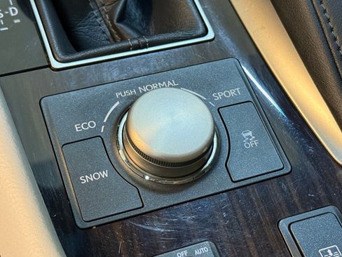 Used 2014 Lexus LS 460 AWD image 34