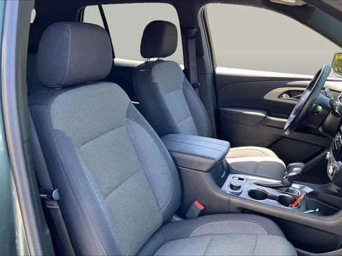 Certified 2023 Chevrolet Traverse LT FWD image 8