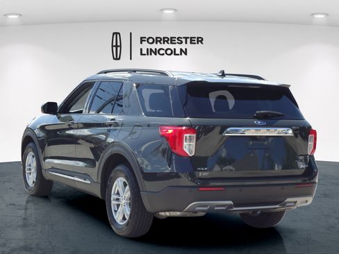 Used 2023 Ford Explorer XLT w/ Equipment Group 202A AWD/4WD image 5