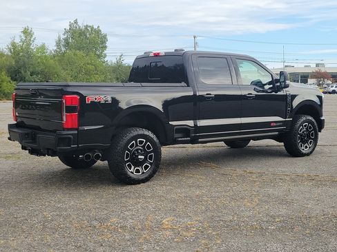 Used 2025 Ford F350 Platinum w/ FX4 Off-Road Package AWD/4WD image 5