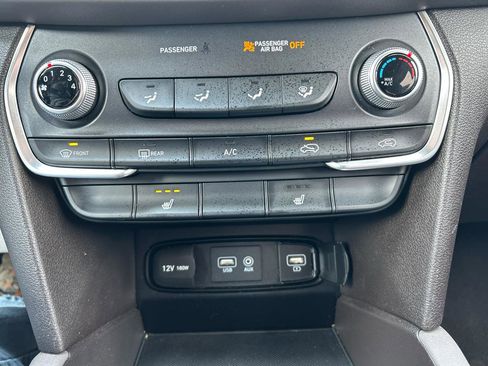 Used 2020 Hyundai Santa Fe SEL image 16