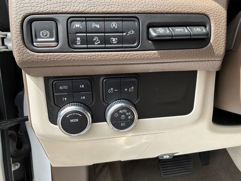 Used 2022 GMC Yukon Denali AWD/4WD image 21