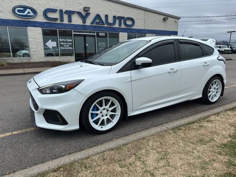 Used 2017 Ford Focus RS image 9