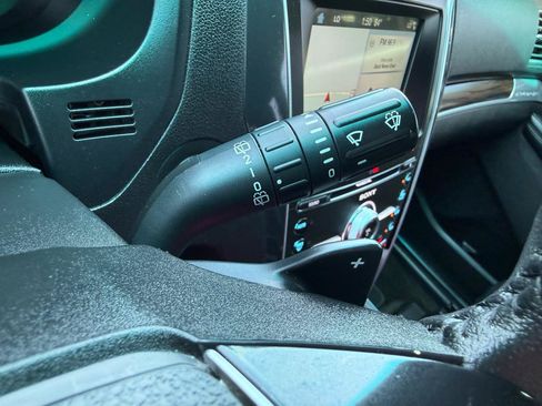Used 2017 Ford Explorer Limited FWD image 30