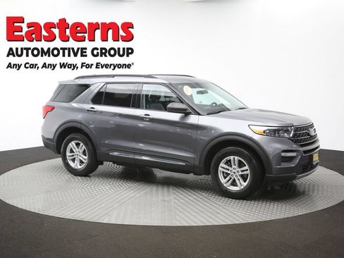 Used 2023 Ford Explorer XLT w/ Equipment Group 202A AWD/4WD image 47