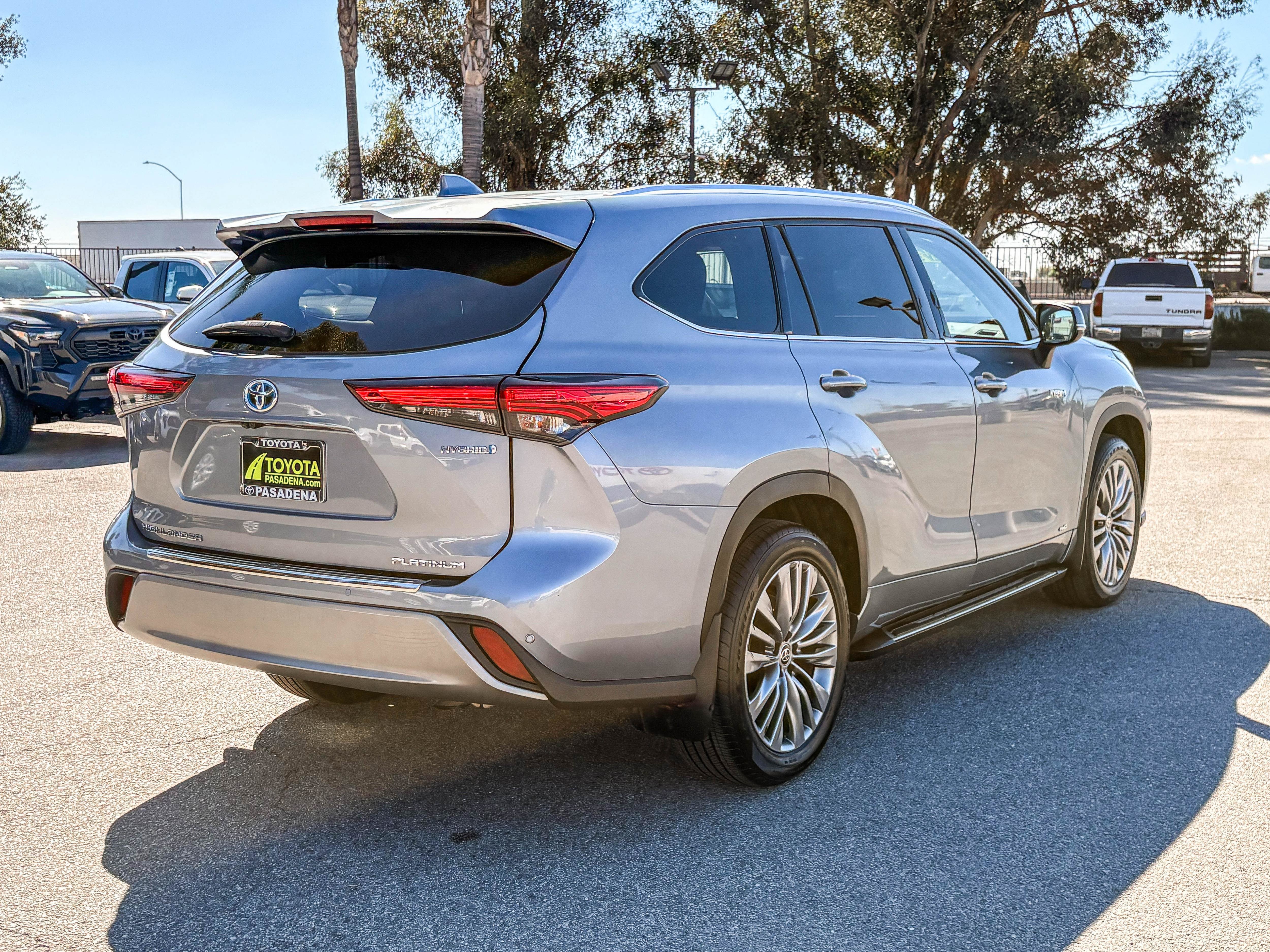 Used 2021 Toyota Highlander Platinum AWD/4WD image 6