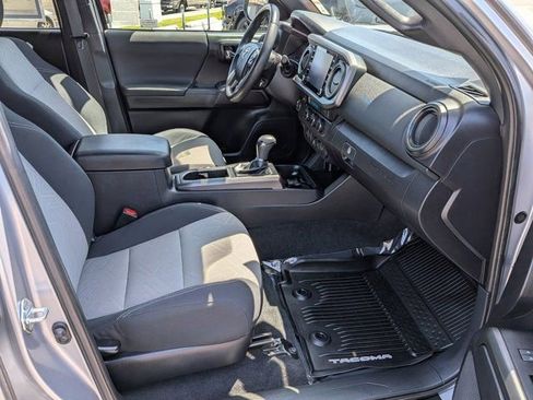Used 2021 Toyota Tacoma TRD Sport w/ Technology Package RWD image 5