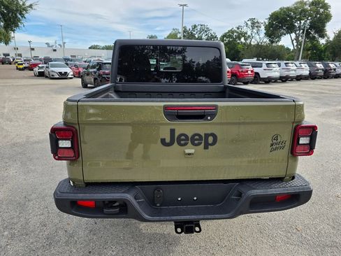 New 2025 Jeep Gladiator Willys image 5