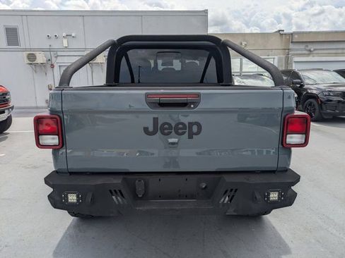Used 2024 Jeep Gladiator Sport AWD/4WD image 4