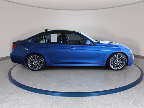 Used 2017 BMW 340i Sedan RWD image 4