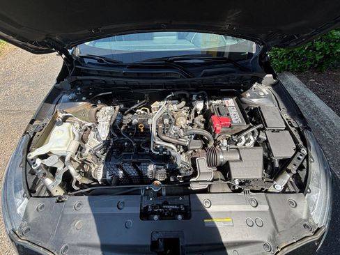 Used 2025 Nissan Altima 2.5 SV FWD image 32