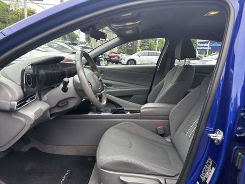 Used 2023 Hyundai Elantra SEL w/ Convenience Package FWD image 16