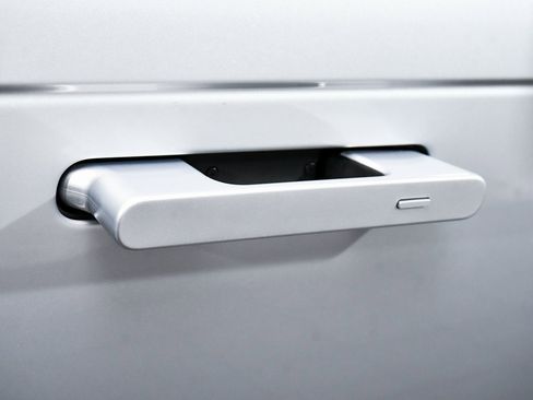 Used 2025 Land Rover Range Rover SE image 26