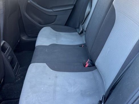 Used 2017 Volkswagen Jetta S image 24