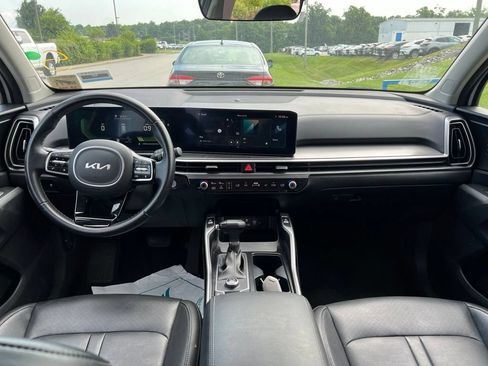 Used 2024 Kia Sorento S FWD image 5