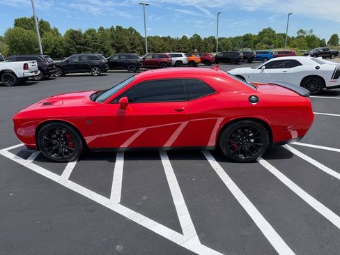 Used 2015 Dodge Challenger SRT Hellcat RWD image 8