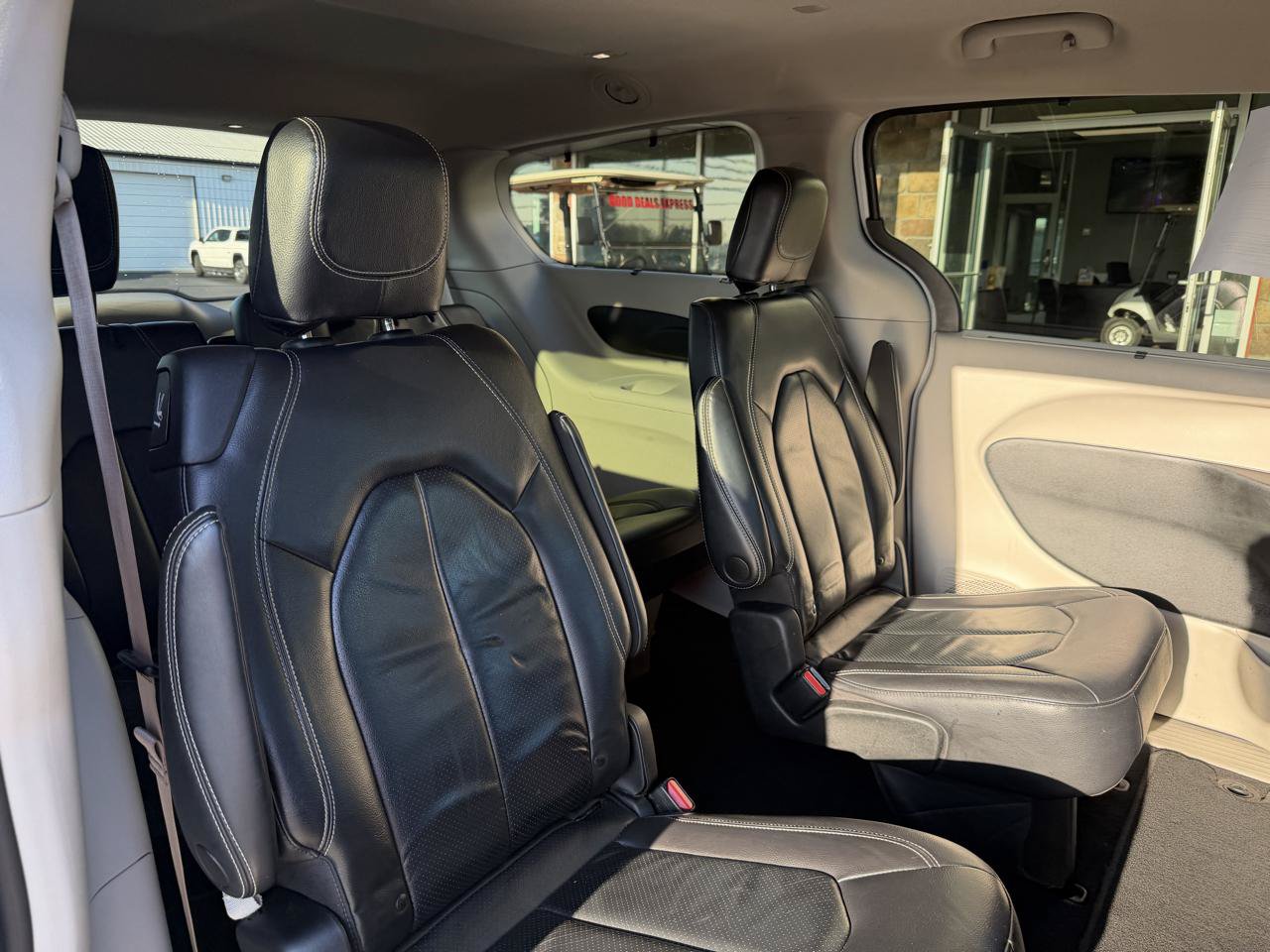 Used 2022 Chrysler Pacifica Touring-L FWD image 19